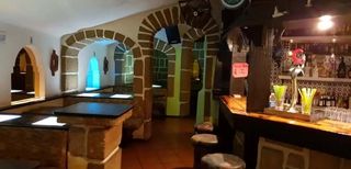 Local Comercial  Avenida jose maria del campo llarena. Se vende local  bar  karaoke bodega, completamente equipado, coc