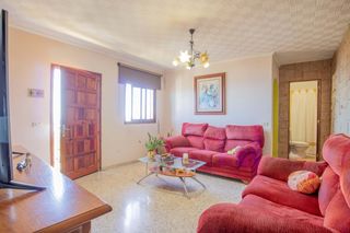 Casa a schiera  Calle tierra del oro. Ponemos a la venta esta espectacular vivienda de dos plantas en