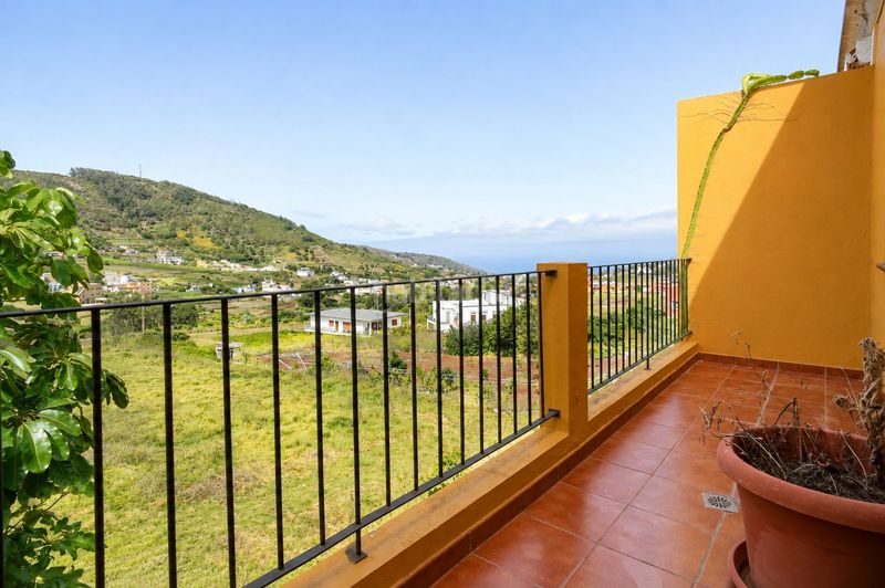 Foto 5136f6fb-1c8d-477e-b19f-a5535254d84f. Casa amb aparcament a Tegueste
