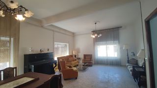 Casa  Plaza españa. Ocasión vivienda en buen estado de conservación.