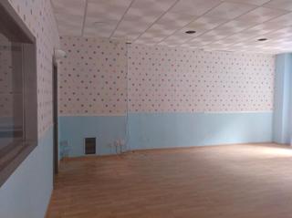 Location Local commercial  Calle bernardo mulleras. Local comercial totalmente acondicionado.
