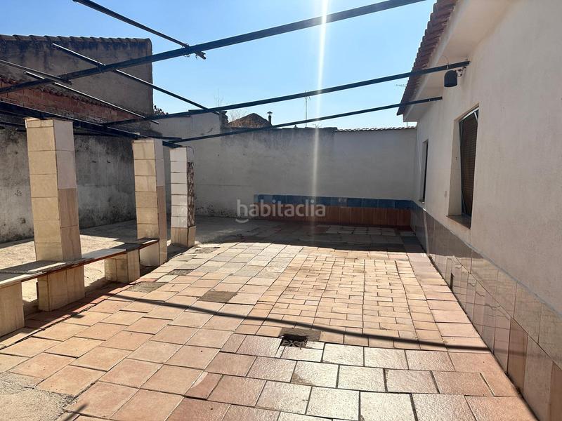 Foto 2a00e667-c0a5-49e1-a966-d15143480004. Casa amb xemeneia calefacció aparcament a Torralba de Calatrava