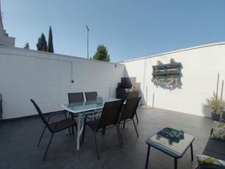 Casa adosada  Calle mejorana. Se vende unifamiliar, proxima a ctra piedrabuena y parque de gas