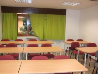 Büro  Calle obispo estenaga. Se vende inmueble  con distribución actual de oficina apto para