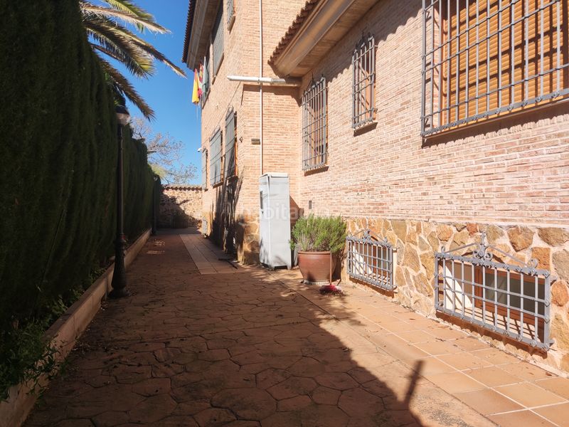 Foto 0a656643-359b-4cc1-bd12-f9dc77677dbe. Casa amb xemeneia calefacció aparcament piscina a Ciudad Real