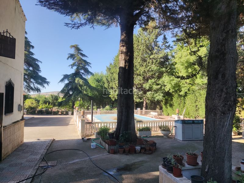 Foto 91f7ba39-d544-4c33-a929-c1bf7f63eb00. Xalet amb xemeneia calefacció piscina a Ciudad Jardín Ciudad Real
