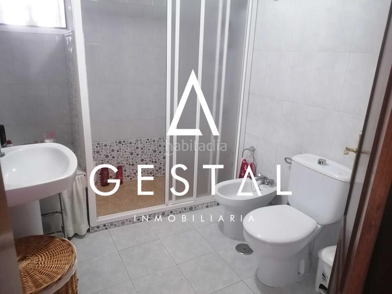 Foto 947371bf-2fda-4dda-9dfa-df7b57c45fd1. House with parking in Teo