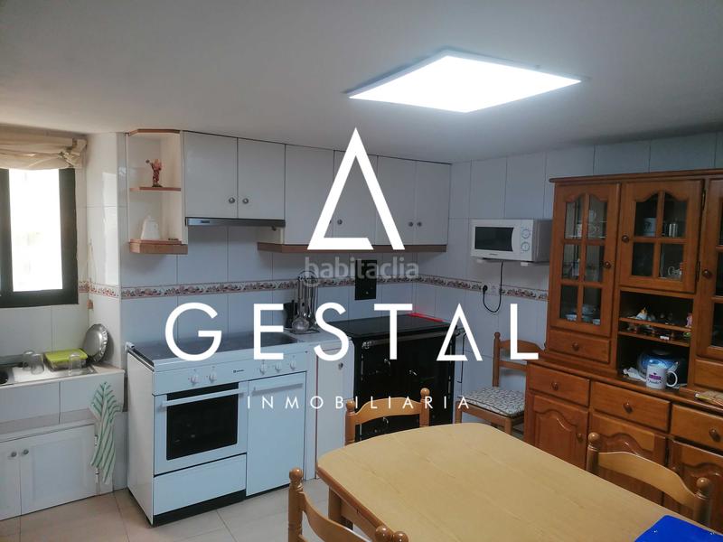 Foto c9c84a8d-a3b6-4e72-a36d-212c2126cdbc. House with parking in Teo