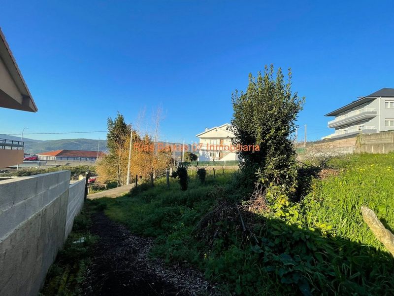 Foto cfb85585-3331-4db1-a43a-8cd81c480247. Terreny residencial a Redondela