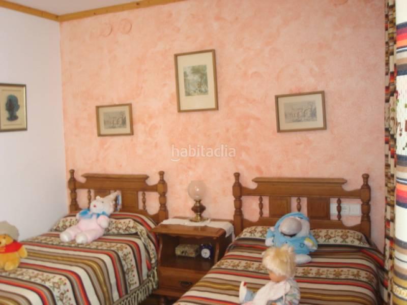 Foto b32859e5-944f-40f0-8297-7bcb6d127537. Pis amb aparcament piscina a Pobra de Trives (A)