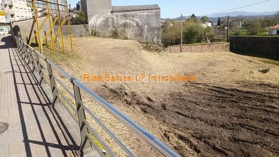 Foto f2e674a6-4671-4e74-87d2-91805e974526. Terreny residencial a Tui