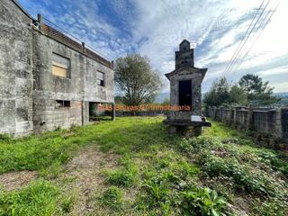 Maison à Mos. Ref 2989 casa 3 dorm. para reformar con parcela cerrada  mos