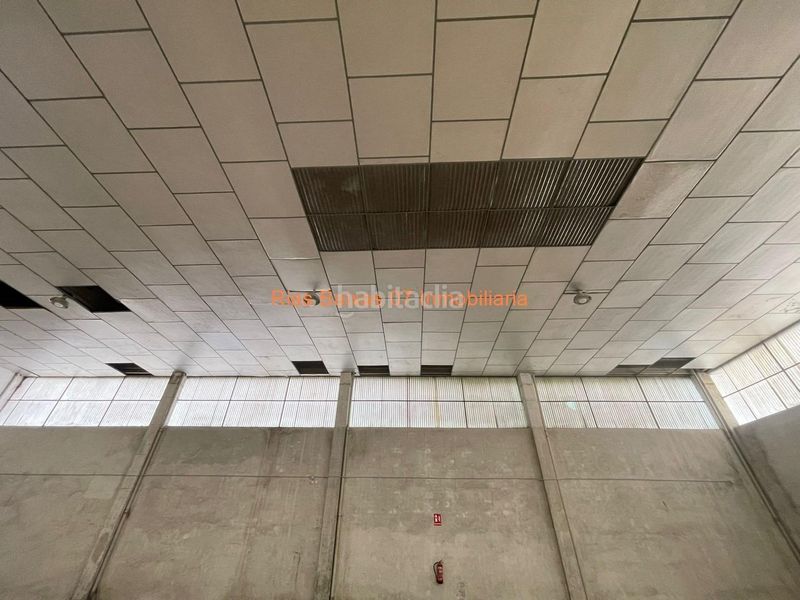 Foto 1bde9775-2bb6-4628-a863-898d27422921. Location bâtiment à usage industriel dans Mos