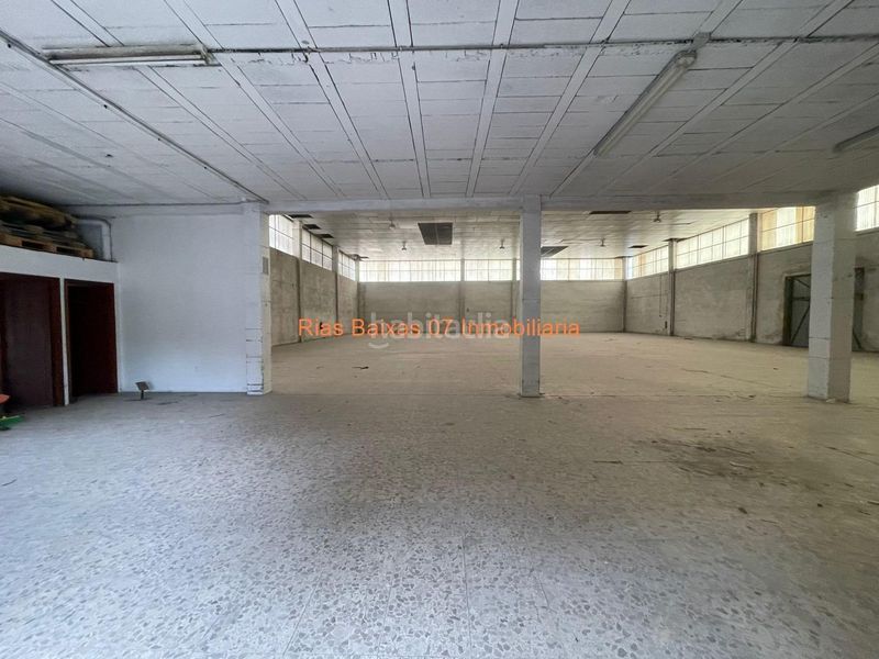 Foto 5a45e801-160b-4b91-b612-145a1ccaeee7. Location bâtiment à usage industriel dans Mos