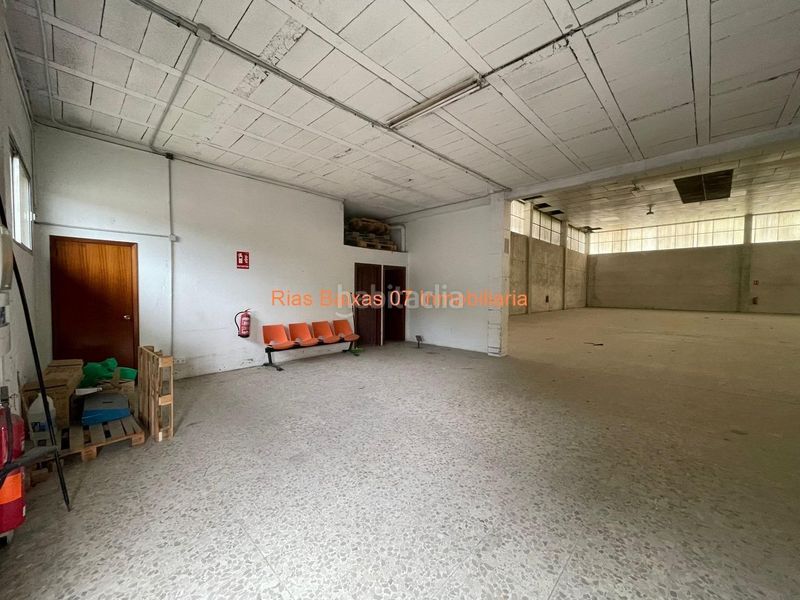 Foto 5bbcb2d4-ff3e-42b6-8a8d-10f7ab11fb53. Location bâtiment à usage industriel dans Mos