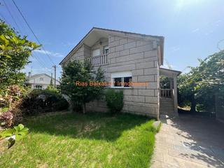 Casa a Mos. Ref 7000 casa 5 dormitorios con parcela de 637 m2 cerrada pereir