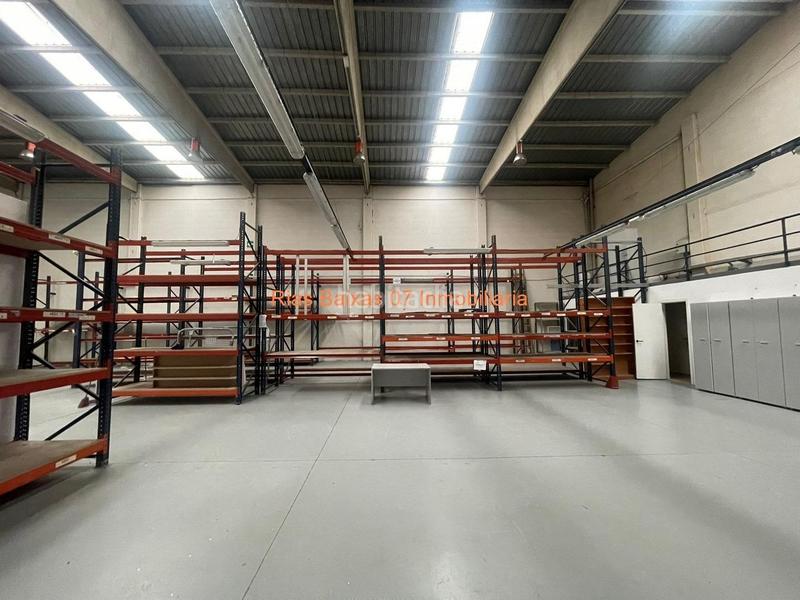 Foto 4df1d296-df59-4651-abba-2e9f4149cdf6. Rent industrial building in Comesaña - Matamá Vigo