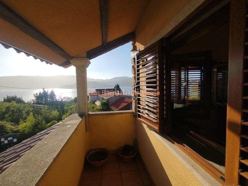 Foto 0e21d31d-e1aa-4dbf-bcc8-6f1fefa0a9ee. Casa ref 7004 chalet 4 dorm. con piscina y vistas al mar en Redondela