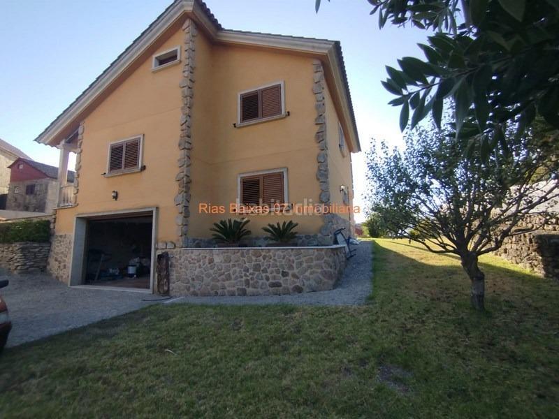 Foto 1a5d20ae-5780-4896-aaad-30328c03b194. Casa ref 7004 chalet 4 dorm. con piscina y vistas al mar en Redondela