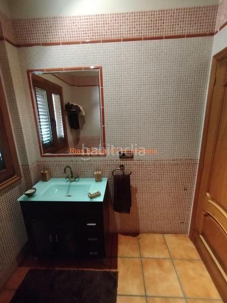Foto 527e1e7c-05c2-43a4-933d-0232c547c942. Casa ref 7004 chalet 4 dorm. con piscina y vistas al mar en Redondela
