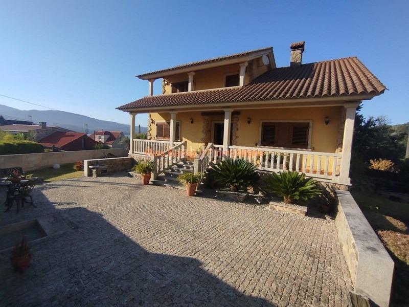 Foto 71b10c30-01dd-460e-a2cf-5b6955e0653f. Casa ref 7004 chalet 4 dorm. con piscina y vistas al mar en Redondela