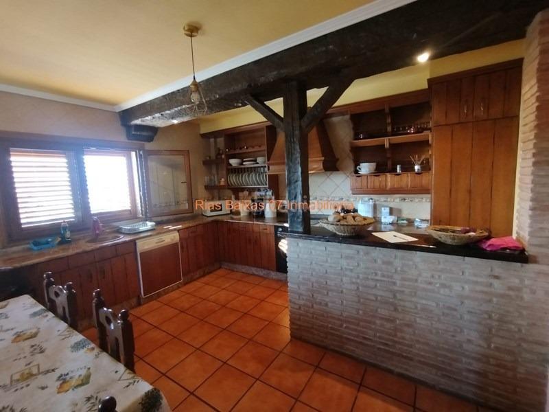 Foto 84e4a688-dea3-4d32-b701-936e3a28db6b. Casa ref 7004 chalet 4 dorm. con piscina y vistas al mar en Redondela