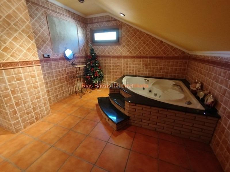 Foto 89141e6c-842c-4899-9ae0-0e928d851fa7. Casa ref 7004 chalet 4 dorm. con piscina y vistas al mar en Redondela