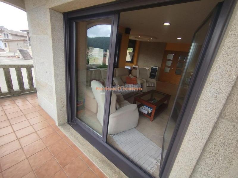 Foto 128f533c-87dd-4894-8195-6c8891b374ca. Casa ref 7005 chalet de piedra 6 dorm. con vistas despejadas zona alta mos mos en Vigo