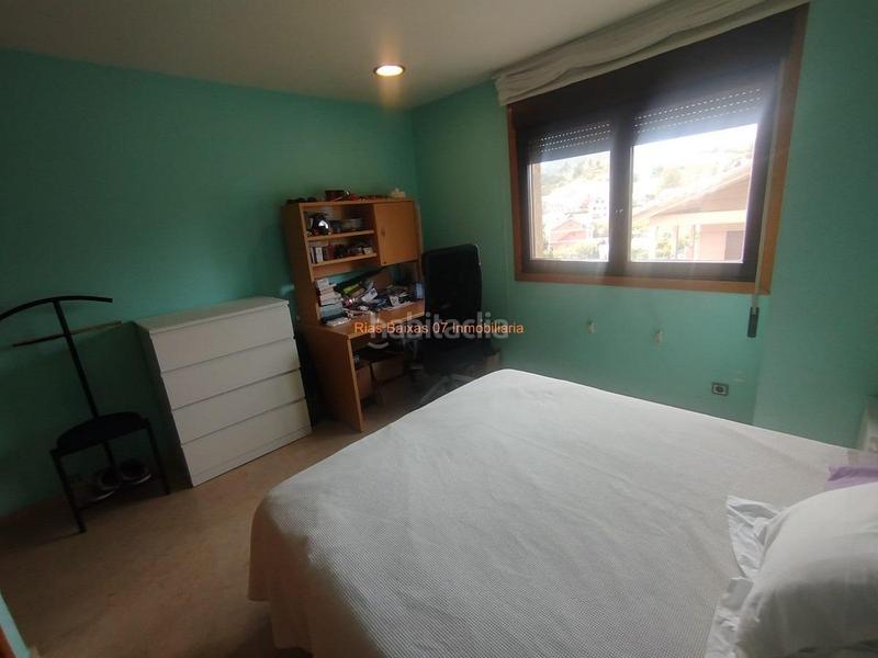 Foto 6c36ecf5-bcdb-40e9-94f4-b73cabc162db. Casa ref 7005 chalet de piedra 6 dorm. con vistas despejadas zona alta mos mos en Vigo
