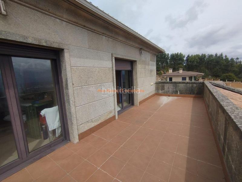 Foto 7cff4082-80f0-47f3-8d3a-4f9bf2068ca4. Casa ref 7005 chalet de piedra 6 dorm. con vistas despejadas zona alta mos mos en Vigo