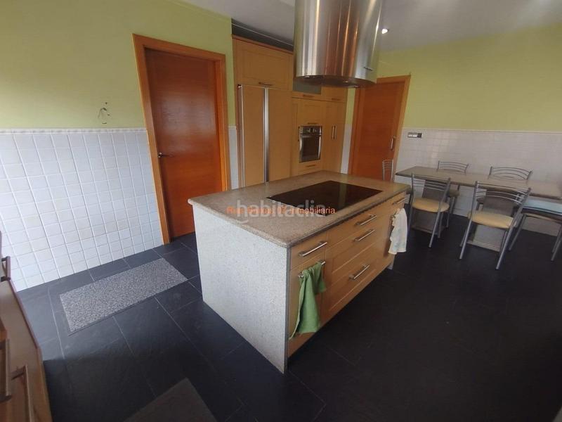 Foto 83e489ab-45e4-4bc0-bca4-d445b0676edc. Casa ref 7005 chalet de piedra 6 dorm. con vistas despejadas zona alta mos mos en Vigo