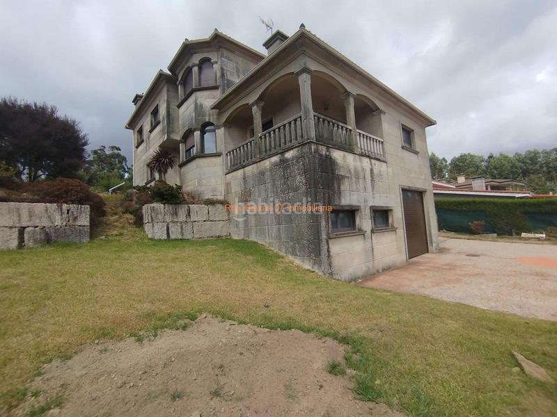 Foto 91133328-2285-418d-89f6-75c1ef6d0750. Casa ref 7005 chalet de piedra 6 dorm. con vistas despejadas zona alta mos mos en Vigo