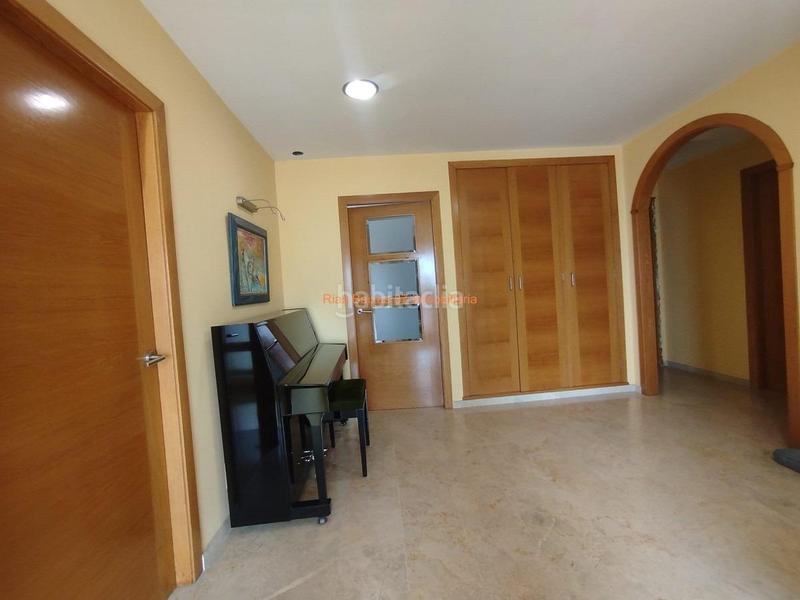 Foto a1380f1f-0b35-4ee9-af1c-cbbe51906b6f. Casa ref 7005 chalet de piedra 6 dorm. con vistas despejadas zona alta mos mos en Vigo