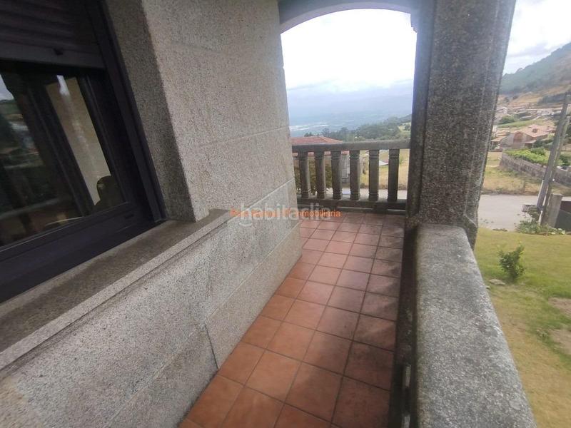 Foto a7ea5777-cb77-40bd-a984-ad1cc48f7c56. Casa ref 7005 chalet de piedra 6 dorm. con vistas despejadas zona alta mos mos en Vigo