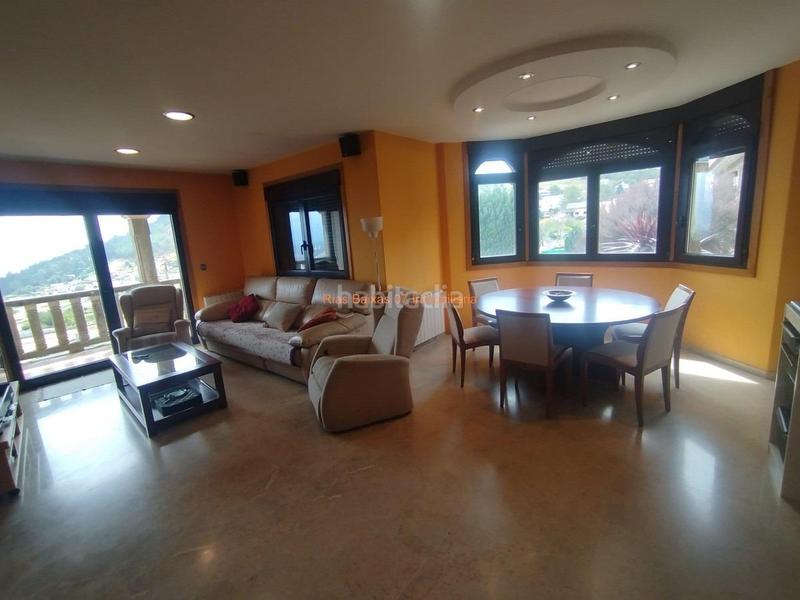 Foto dcbd3ebd-e503-4711-8ac9-6bf7470c945f. Casa ref 7005 chalet de piedra 6 dorm. con vistas despejadas zona alta mos mos en Vigo