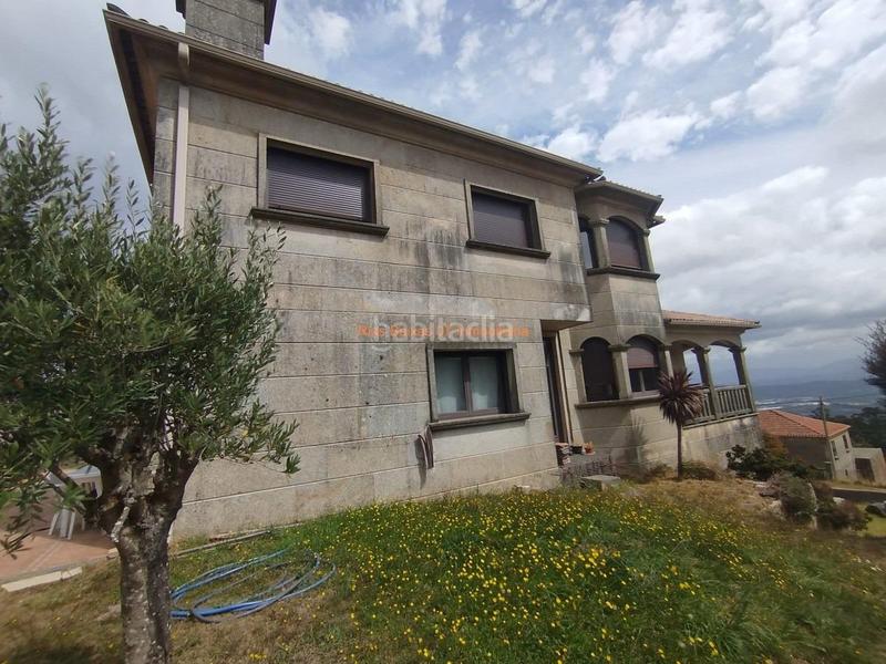 Foto dcc2fa80-836e-443a-b3b5-a99571118e6c. Casa ref 7005 chalet de piedra 6 dorm. con vistas despejadas zona alta mos mos en Vigo