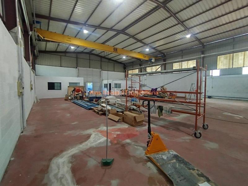 Foto aa9b2b2b-ebac-4b0c-a01f-3bf3e24ce2fd. Location bâtiment à usage industriel dans Ponteareas