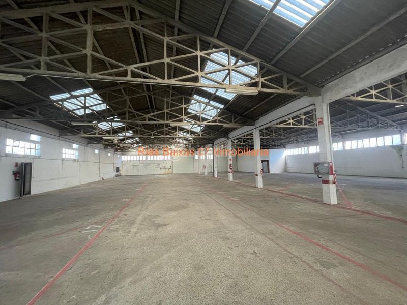 Foto 04400799-daa8-4d10-b948-68794a7cb4ca. Location bâtiment à usage industriel dans Mos