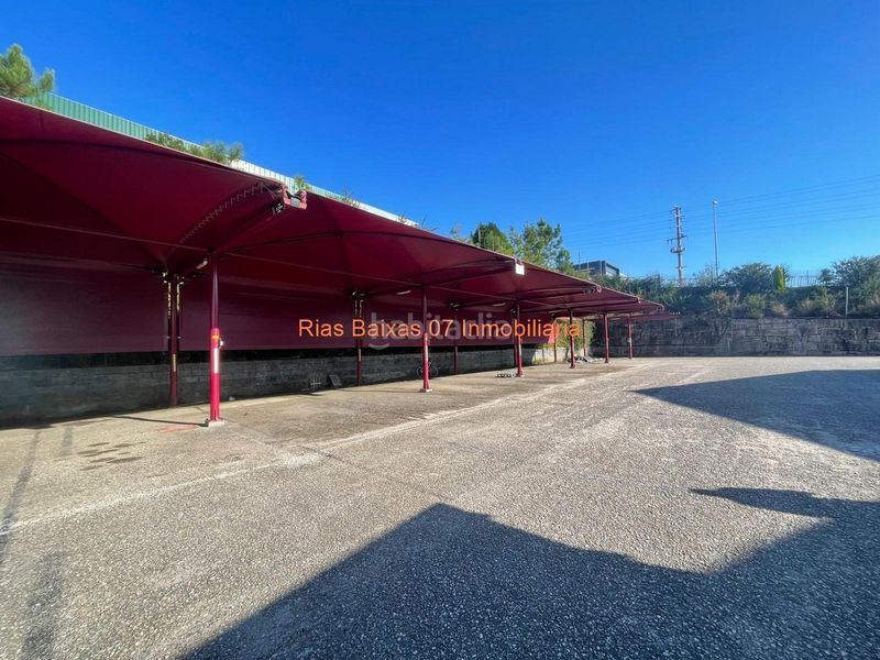 Foto b7db2751-ff19-4c65-bbe9-7061ee41baee. Location bâtiment à usage industriel dans Mos