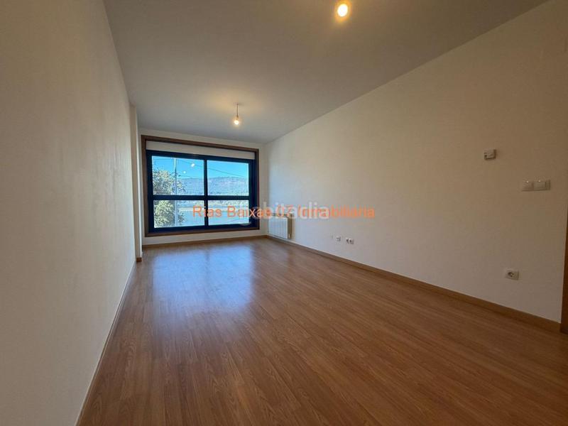 Foto d40f870b-e25a-4de3-94ce-16b89040591b. Pis amb calefacció aparcament a Soutomaior