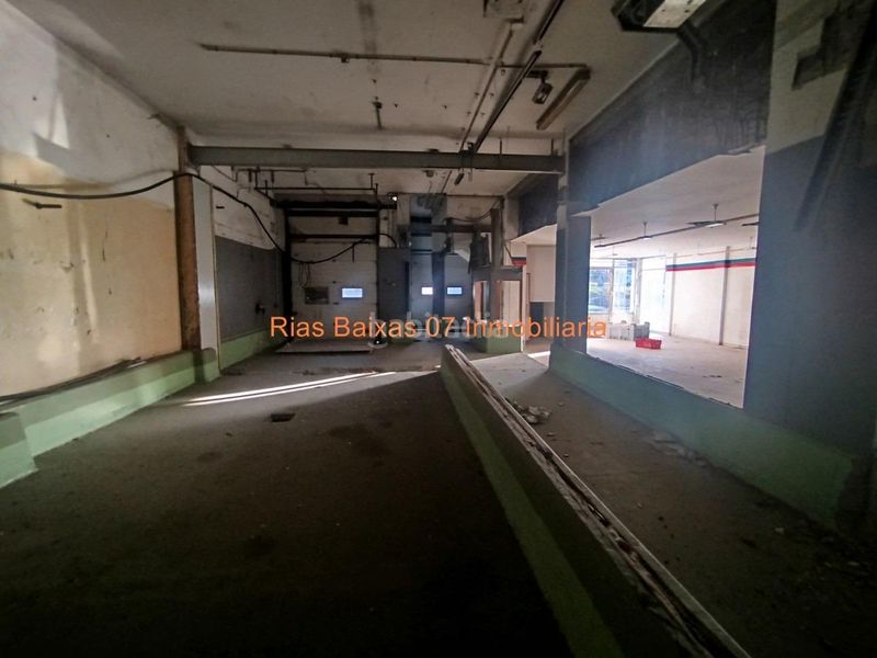 Foto bfd3f1b4-268d-4826-908d-6502a701e766. Nau industrial a Comesaña - Matamá Vigo