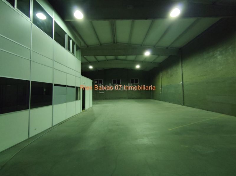 Foto a3586514-77d0-453f-8f4a-7ed2467eb62e. Location bâtiment à usage industriel dans Mos
