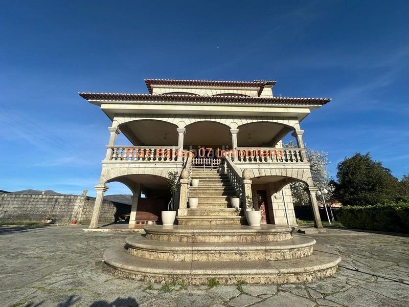Foto c46ab292-0c63-48d4-9ba4-43900d959986. Casa con parcheggio in Mos