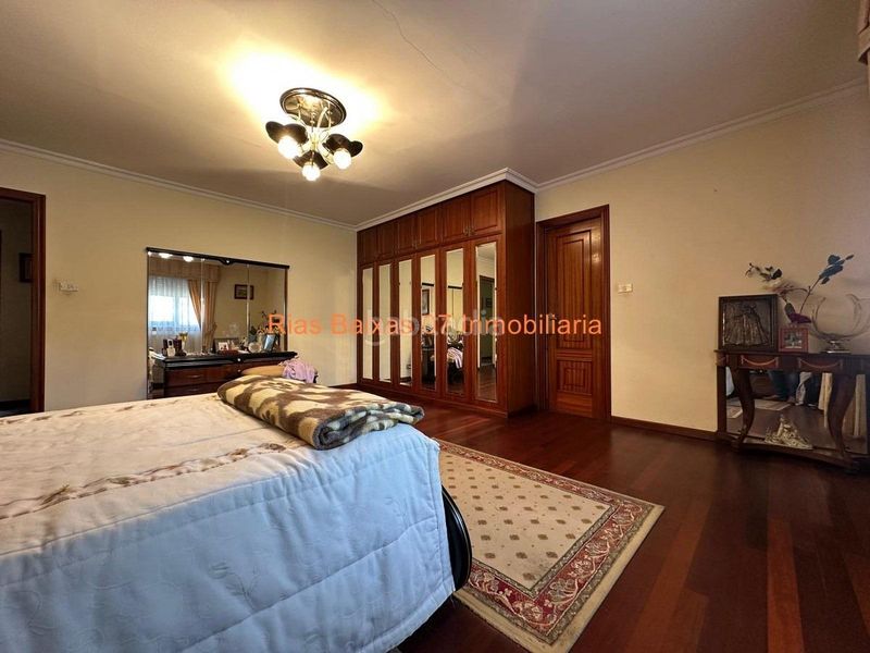 Foto 59f33ce5-4afb-4412-b21d-47106de59b90. Casa ref 7072 casa 3 dorm. con gran bajo comercial independiente en cabral en Vigo