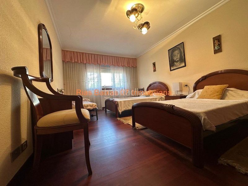 Foto 6911c167-1d80-422f-8c9a-966289392a28. Casa ref 7072 casa 3 dorm. con gran bajo comercial independiente en cabral en Vigo