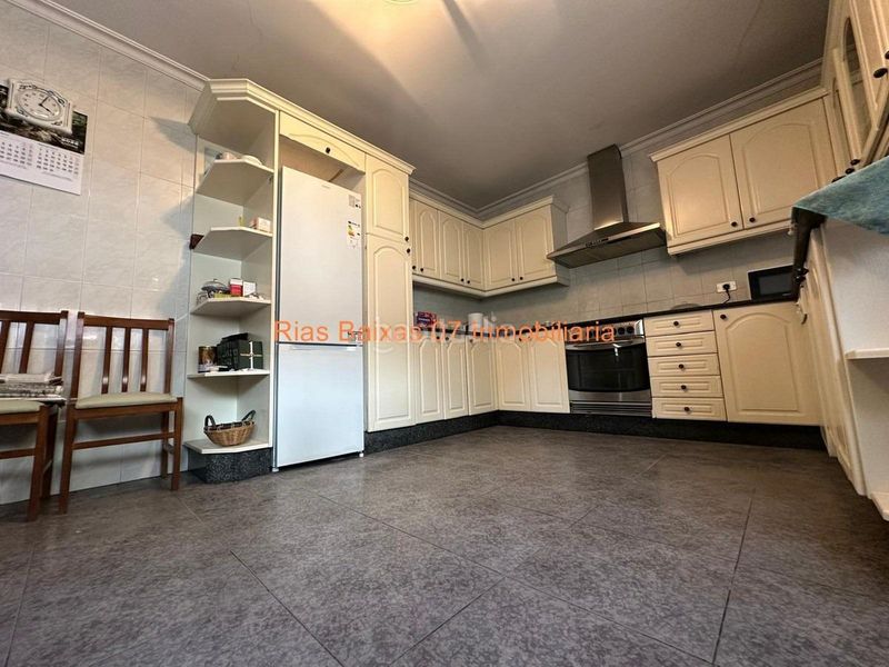 Foto 78f9b266-37b8-4e31-b799-eed2ef39b2aa. Casa ref 7072 casa 3 dorm. con gran bajo comercial independiente en cabral en Vigo