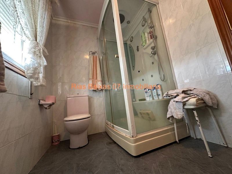 Foto 90ef8848-38af-421c-9742-cf1105dc6e0d. Casa ref 7072 casa 3 dorm. con gran bajo comercial independiente en cabral en Vigo