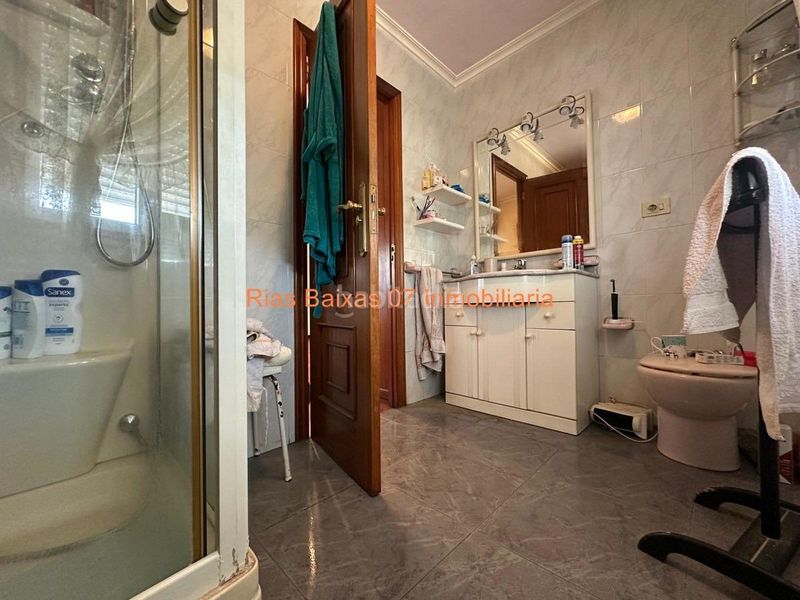 Foto 91bc5857-083d-4fca-b3cb-1363793b9d18. Casa ref 7072 casa 3 dorm. con gran bajo comercial independiente en cabral en Vigo