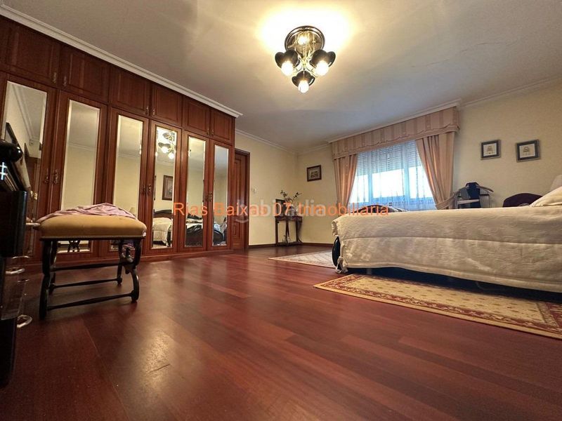 Foto 99368264-77ee-4c23-a609-9d72954e55eb. Casa ref 7072 casa 3 dorm. con gran bajo comercial independiente en cabral en Vigo