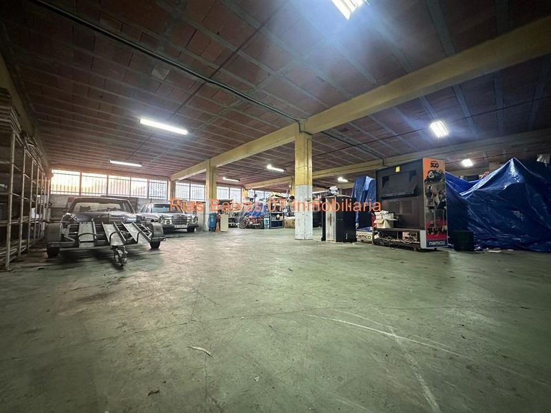 Foto f626d543-ea97-48c8-b906-d8e1a9e0d7b6. Location bâtiment à usage industriel dans Mos